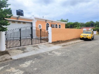 3 bed House For Sale in Cumberland Portmore, St. Catherine, Jamaica