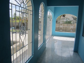 House For Sale in Off St Johns Road, St. Catherine Jamaica | [4]