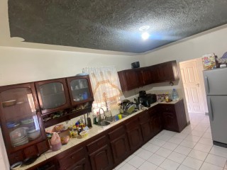 3 bed House For Sale in Mineral Heights, Clarendon, Jamaica
