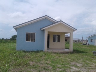 2 bed House For Sale in Innswood, St. Catherine, Jamaica