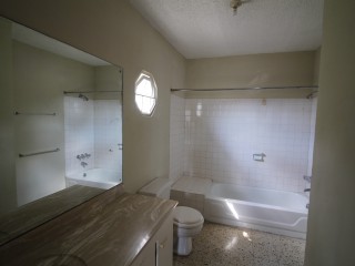 Townhouse For Sale in College Green, Kingston / St. Andrew Jamaica | [9]