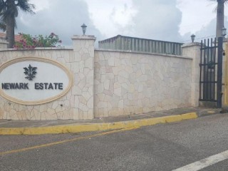 Townhouse For Sale in Newark Estate, Manchester Jamaica | [3]