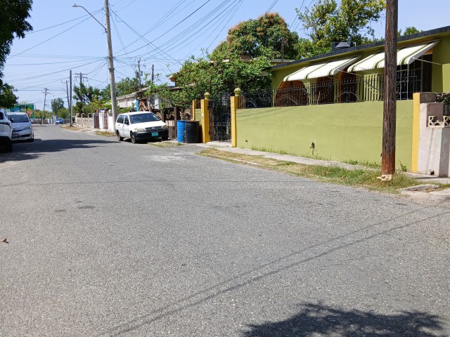 House For Sale in Passage Fort  Portmore, St. Catherine Jamaica | [10]