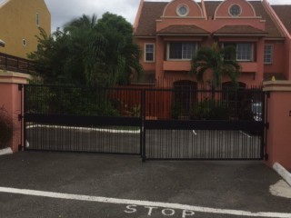 Townhouse For Sale in GOLDEN TRIANGLE KINGSTON 6, Kingston / St. Andrew Jamaica | [1]