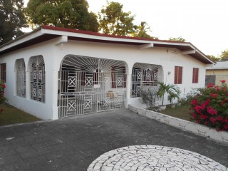 4 bed House For Sale in Leiba Gardens, St. Catherine, Jamaica