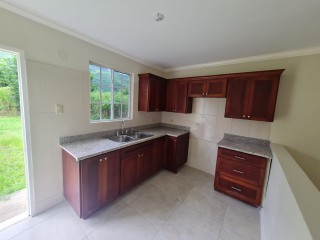 House For Rent in Ewarton, St. Catherine Jamaica | [13]
