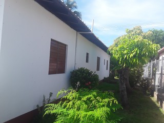 3 bed House For Sale – Hampton Green  Spn Twn, St. Catherine, Jamaica