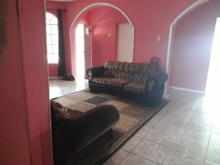 House For Sale in Lincoln, Manchester Jamaica | [7]