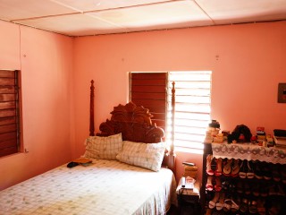 7 bed House For Sale in Santa Cruz, St. Elizabeth, Jamaica