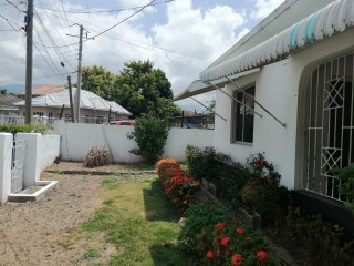 4 bed House For Sale in Queensborough Kingston 19 St Andrew, Kingston / St. Andrew, Jamaica