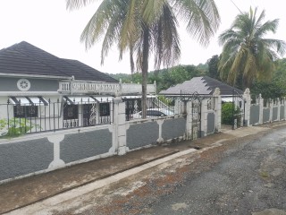 8 bed House For Sale in ALLEPO Highgate, St. Mary, Jamaica