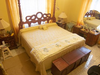 House For Sale in Near Denbigh, Clarendon Jamaica | [12]