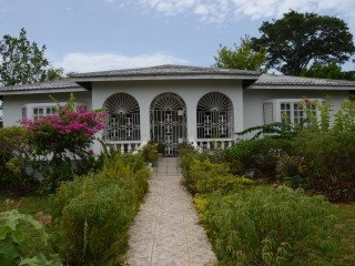 House For Sale in Black River, St. Elizabeth Jamaica | [11]