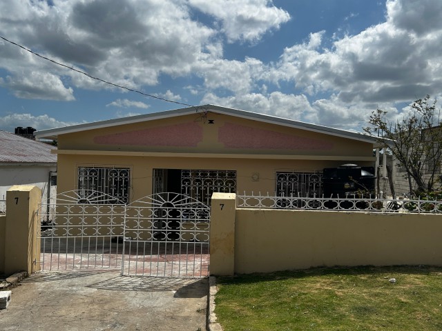 3 bed House For Sale - Black River, St. Elizabeth, Jamaica