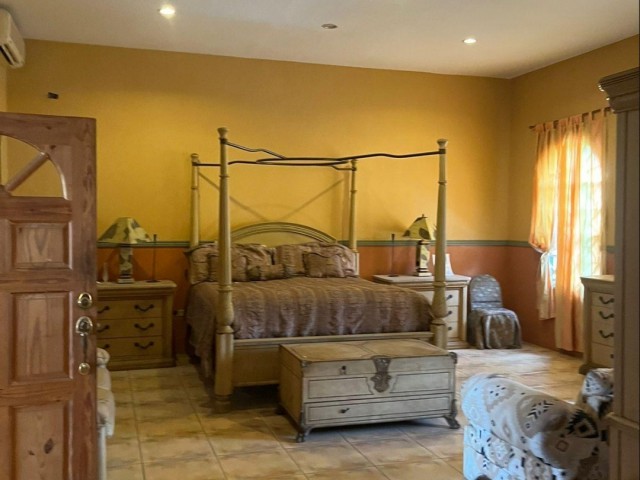 House For Sale in MOLYNES SQUARE, Kingston / St. Andrew Jamaica | [9]