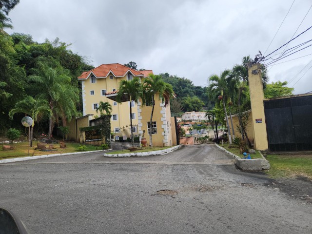 3 bed Apartment For Sale - Cherry Gardens, Kingston / St. Andrew, Jamaica