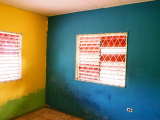 3 bed House For Sale in Santa Cruz, St. Elizabeth, Jamaica