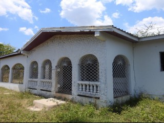 House For Sale in DENBIGH, Clarendon Jamaica | [1]