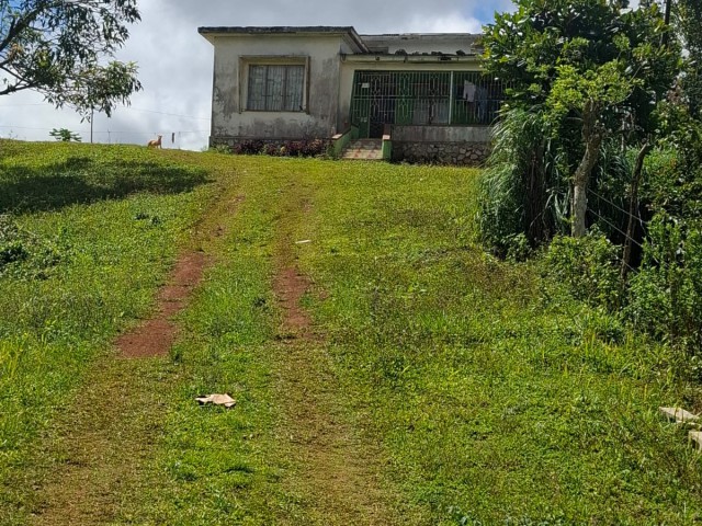 House For Sale in Claremont, St. Ann Jamaica | [6]