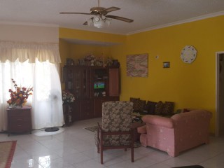 House For Sale in Green Acres, St. Catherine Jamaica | [9]