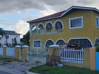 5 bed House For Sale in Spanish Town, St. Catherine, Jamaica