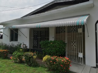 3 bed House For Sale in QUEENSBOROUGH GARDENS, Kingston / St. Andrew, Jamaica