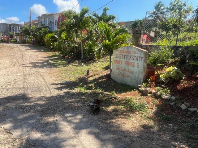 House For Sale in Three Hills, St. Mary Jamaica | [5]