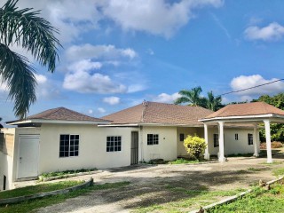 3 bed House For Rent in Paradise Pen, St. James, Jamaica