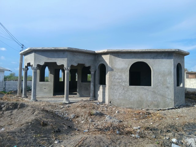 2 bed House For Sale - Rocky point, Clarendon, Jamaica