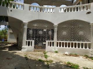 7 bed House For Sale in Spanish Town, St. Catherine, Jamaica