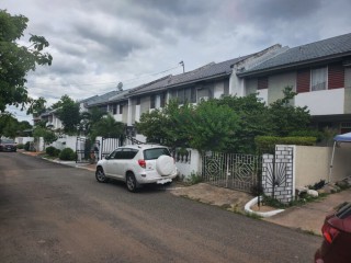Townhouse For Sale in Upper Waterloo, Kingston / St. Andrew Jamaica | [1]