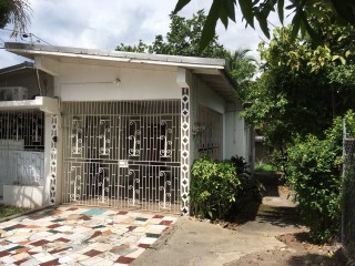 4 bed House For Sale in Fairview Avenue, Kingston / St. Andrew, Jamaica