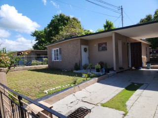3 bed House For Sale in Ensom City, St. Catherine, Jamaica
