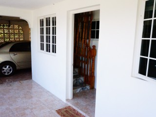 4 bed House For Sale in Santa Cruz, St. Elizabeth, Jamaica