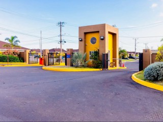 House For Sale in Colbeck Manor, St. Catherine Jamaica | [4]