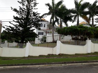 House For Sale in IRONSHORE, St. James Jamaica | [8]