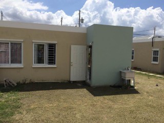 House For Sale in Jacaranda Homes Old Harbour Road St Catherine, St. Catherine Jamaica | [1]
