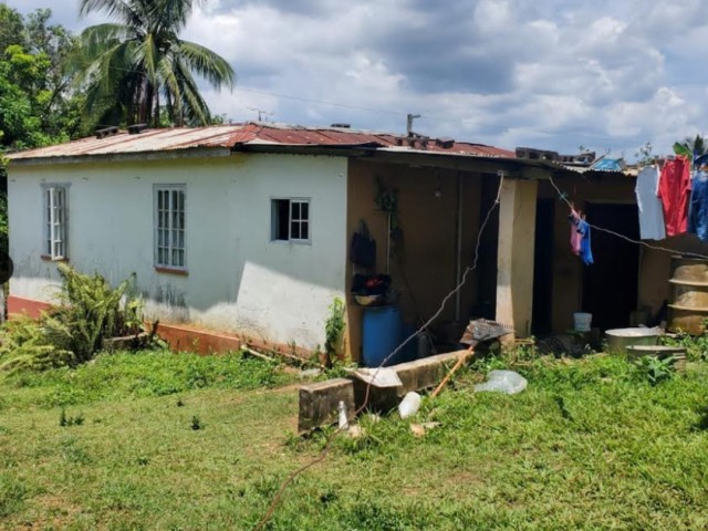 House For Sale in LINSTEAD, St. Catherine Jamaica | [1]