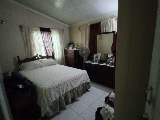 4 bed House For Sale in Cedar Grove, St. Catherine, Jamaica