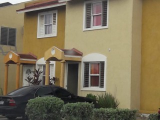 Townhouse For Sale in Union Estate, St. Catherine Jamaica | [9]