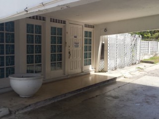 House For Sale in QUEENS DRIVE, St. James Jamaica | [2]