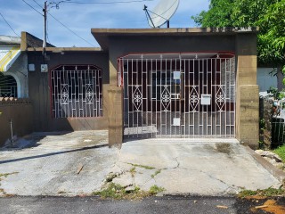 4 bed House For Sale in Ebony Vale, St. Catherine, Jamaica