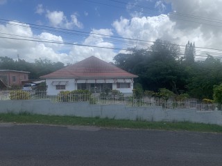 4 bed House For Sale in Mandeville, Manchester, Jamaica