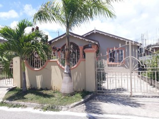 House For Sale in RHYNE PARK, St. James Jamaica | [7]