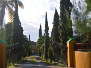 4 bed House For Sale in Upton, St. Ann, Jamaica