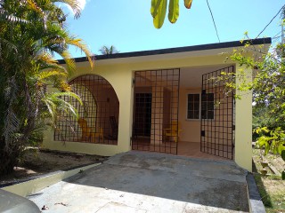 4 bed House For Sale in Off Waterloo Rd Near Mega Mart, Kingston / St. Andrew, Jamaica