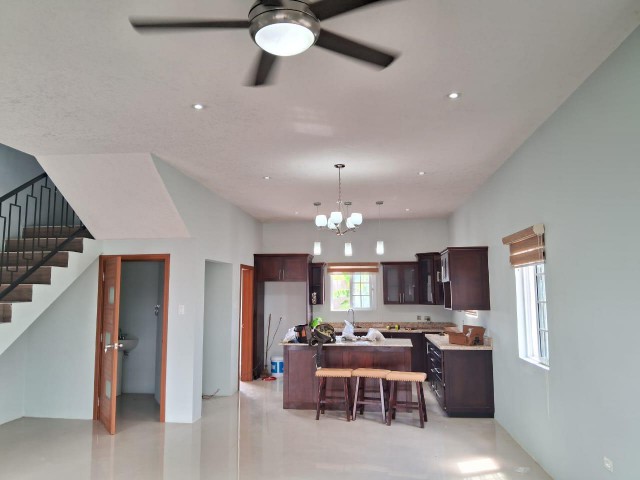 Townhouse For Rent in Denbigh, Clarendon Jamaica | [3]