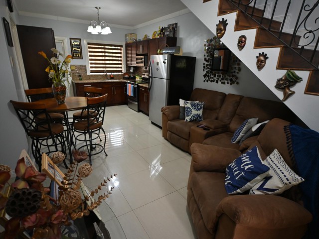 Apartment For Sale in DUNROBIN AVE, Kingston / St. Andrew Jamaica | [3]