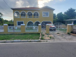 5 bed House For Sale in Spanish Town, St. Catherine, Jamaica