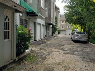 Townhouse For Sale in Drumblair, Kingston / St. Andrew Jamaica | [1]